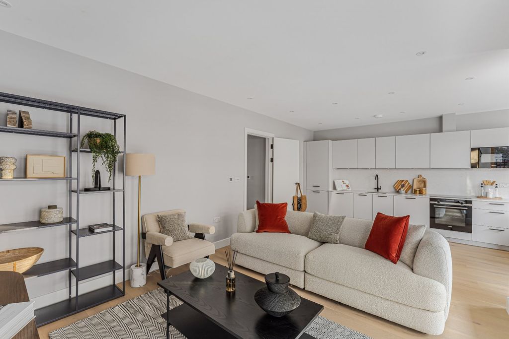 Property photo 3 of 16