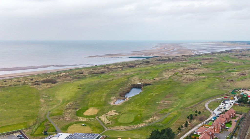 Property photo 2 of 52