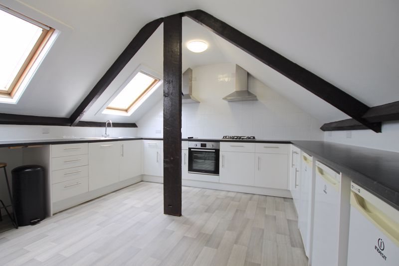 Property photo 1 of 13 Photo 9