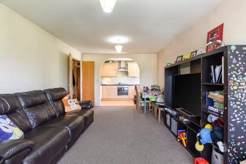 Property photo 2 of 8