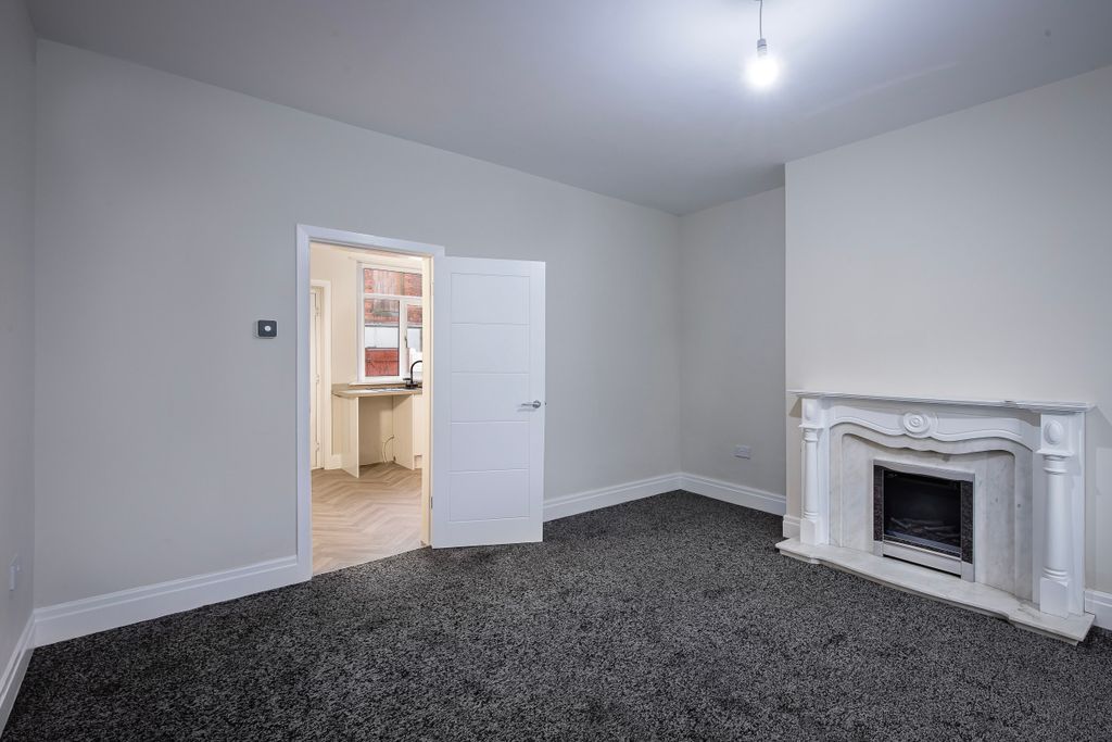 Property photo 3 of 9 2-5Laundry (2 Of 9)