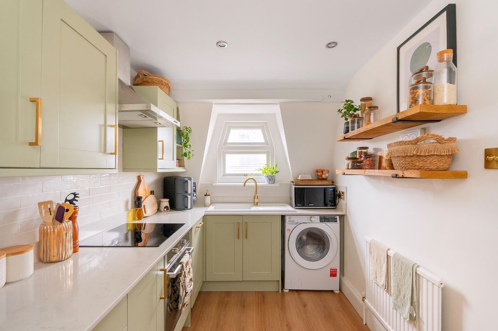 Property photo 3 of 22 1O6Mcn - Kitchen C.Jpg