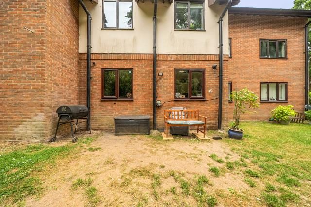 Property photo 2 of 18 External View