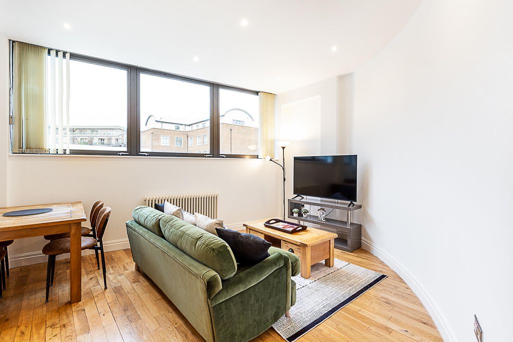 Property photo 2 of 13 Yunl - 21 Cube House, Spa Road.Jpg
