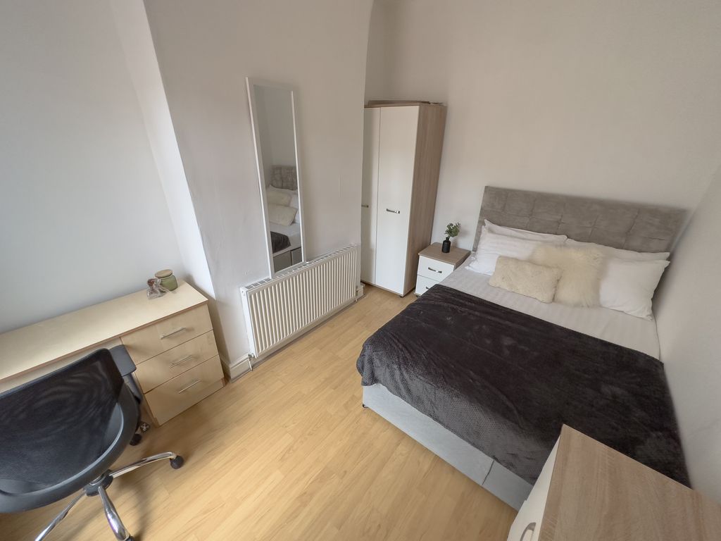 Property photo 3 of 9 3
