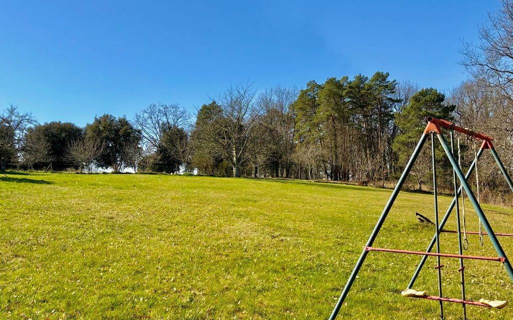 Property photo 3 of 30 Photo 3