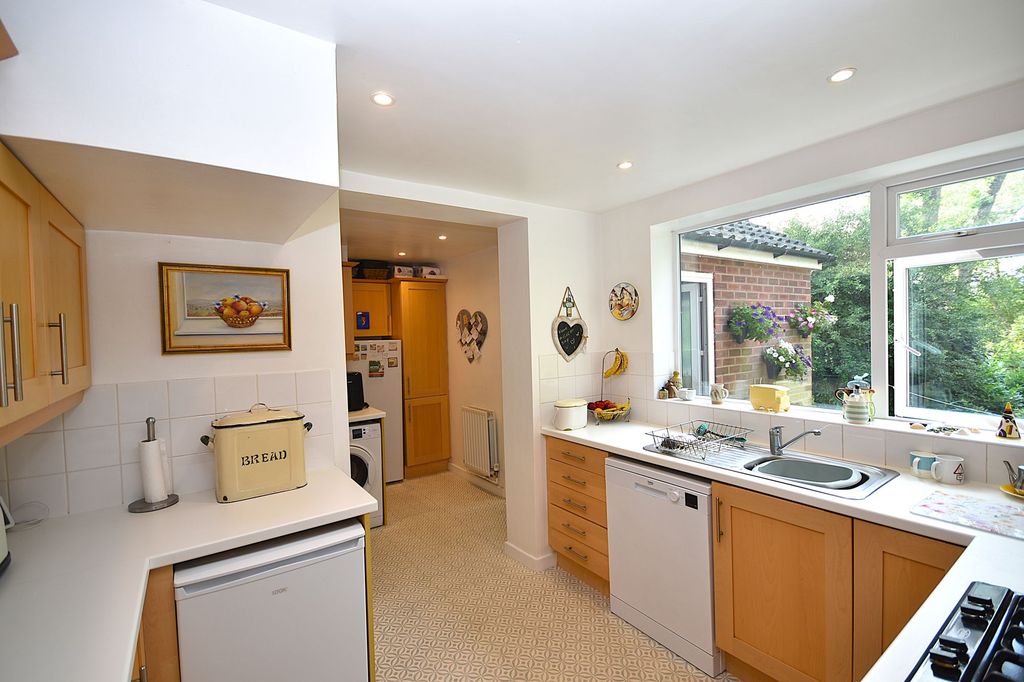 Property photo 2 of 18