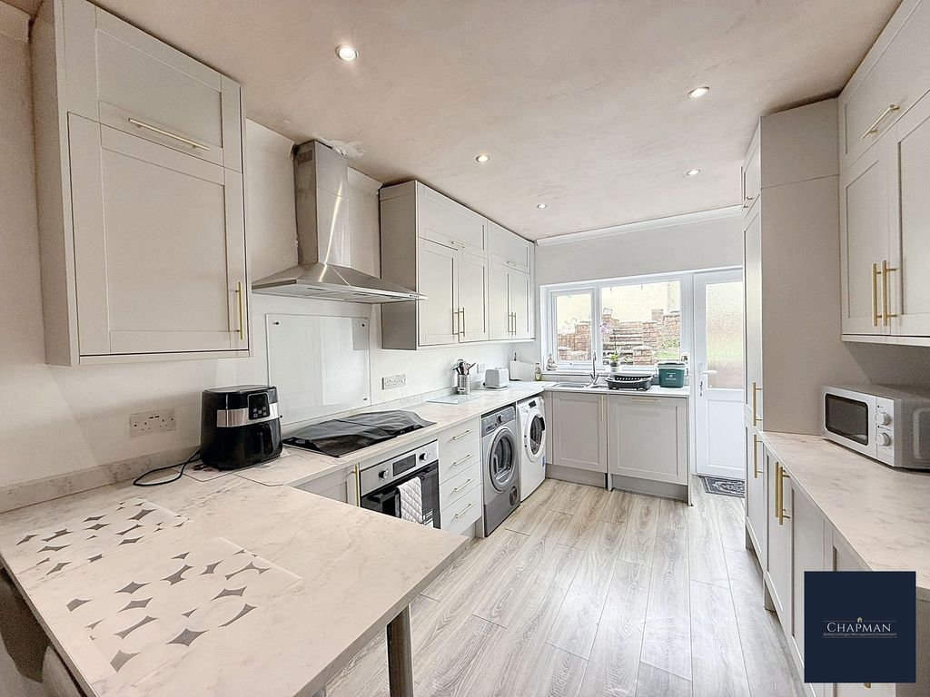 Property photo 2 of 23