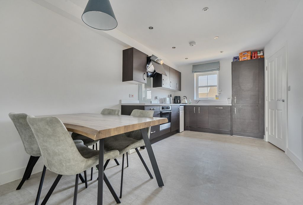 Property photo 3 of 14 Kitchen Dining Room