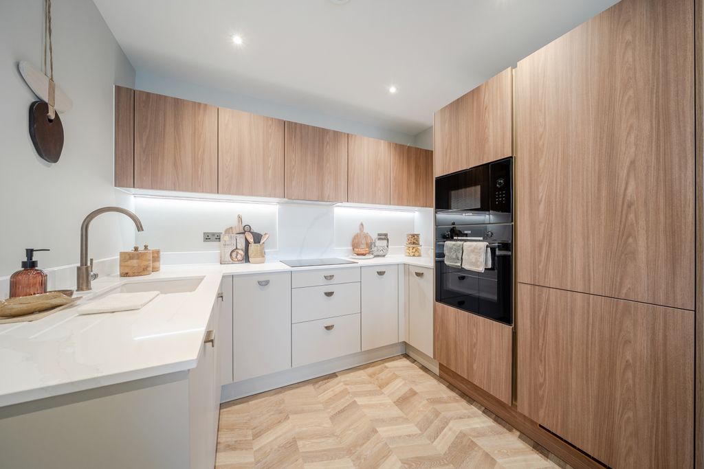 Property photo 3 of 11 1437869-14-69cc02...