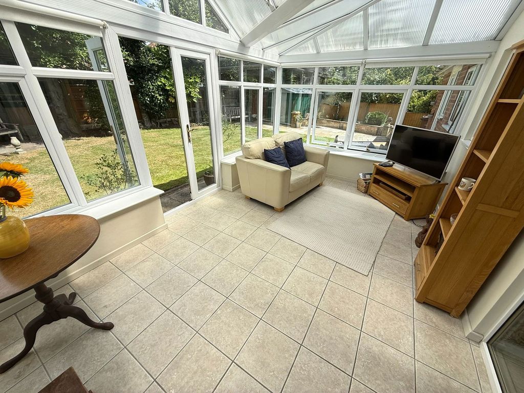 Property photo 2 of 28