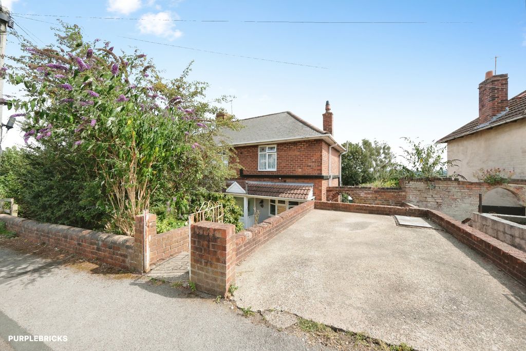 Property photo 2 of 29