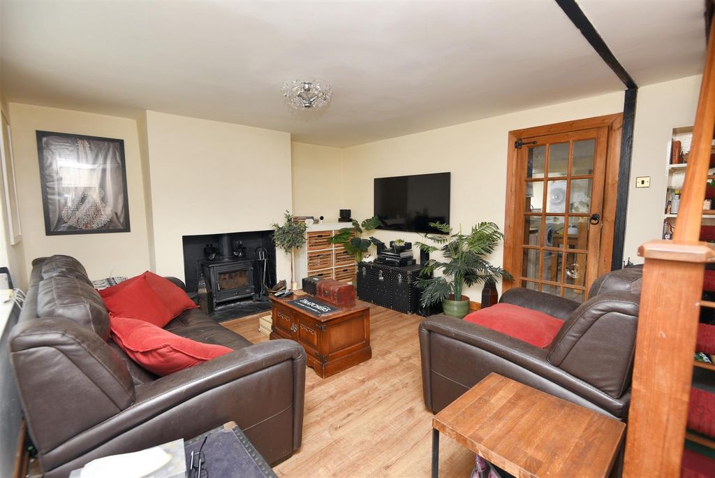 Property photo 2 of 10 Sitting Room