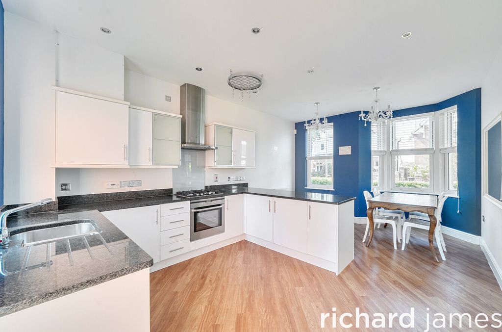 Property photo 2 of 23 049A7292A52A4A19Be65A2Ffbdb57B75