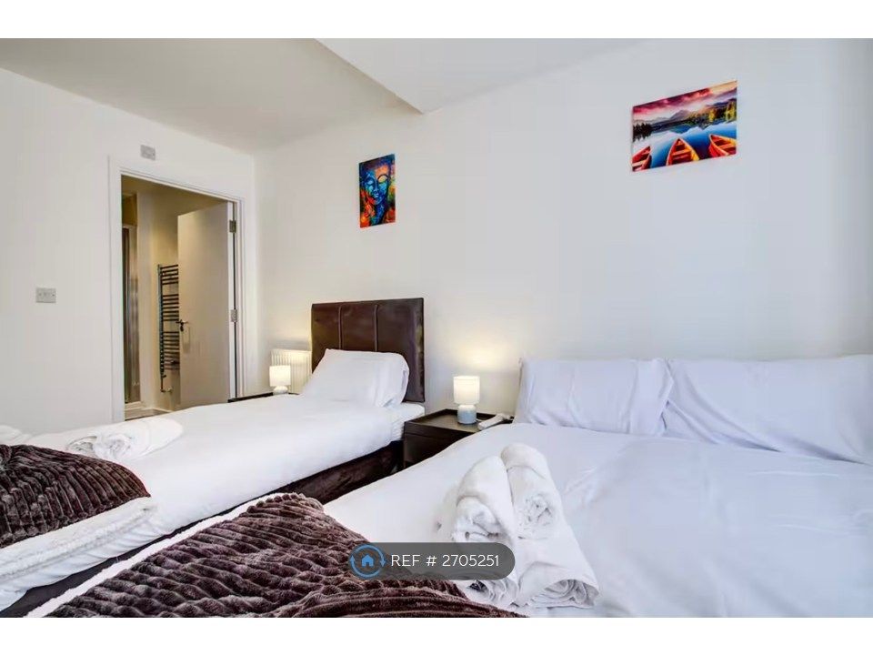 Property photo 3 of 33