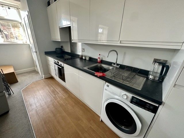 Property photo 2 of 5 Kitchen