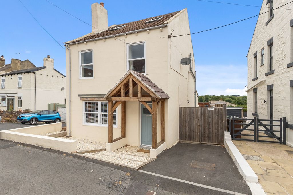 Property photo 1 of 19 4 Bedroom Detached For Sale