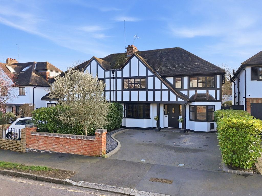 Property photo 1 of 40 Picture No. 22