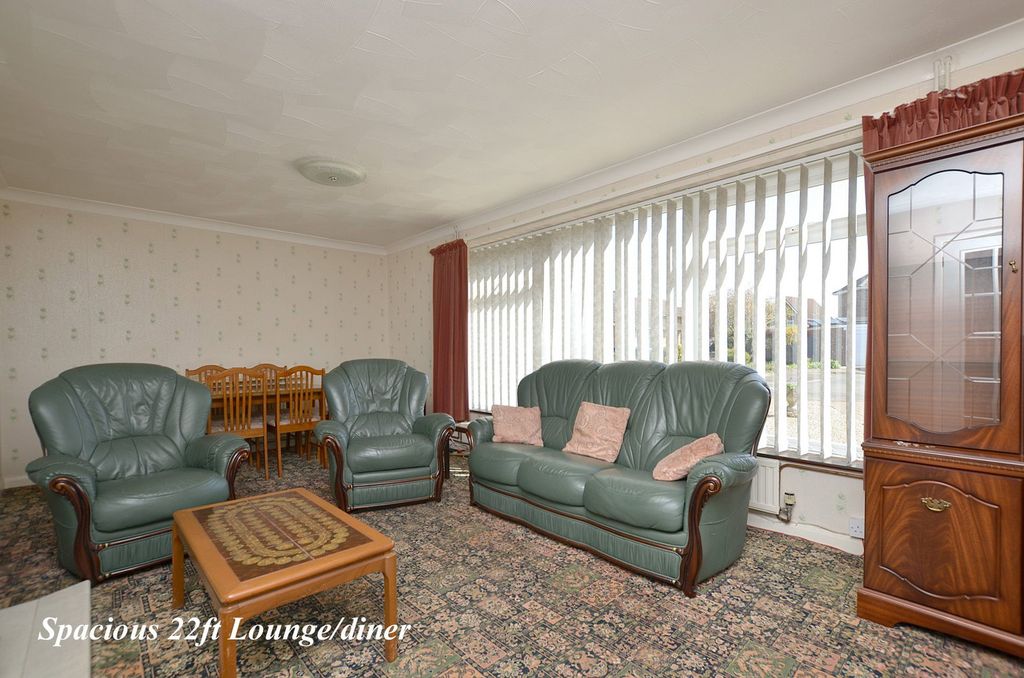 Property photo 2 of 10 2 - Lounge