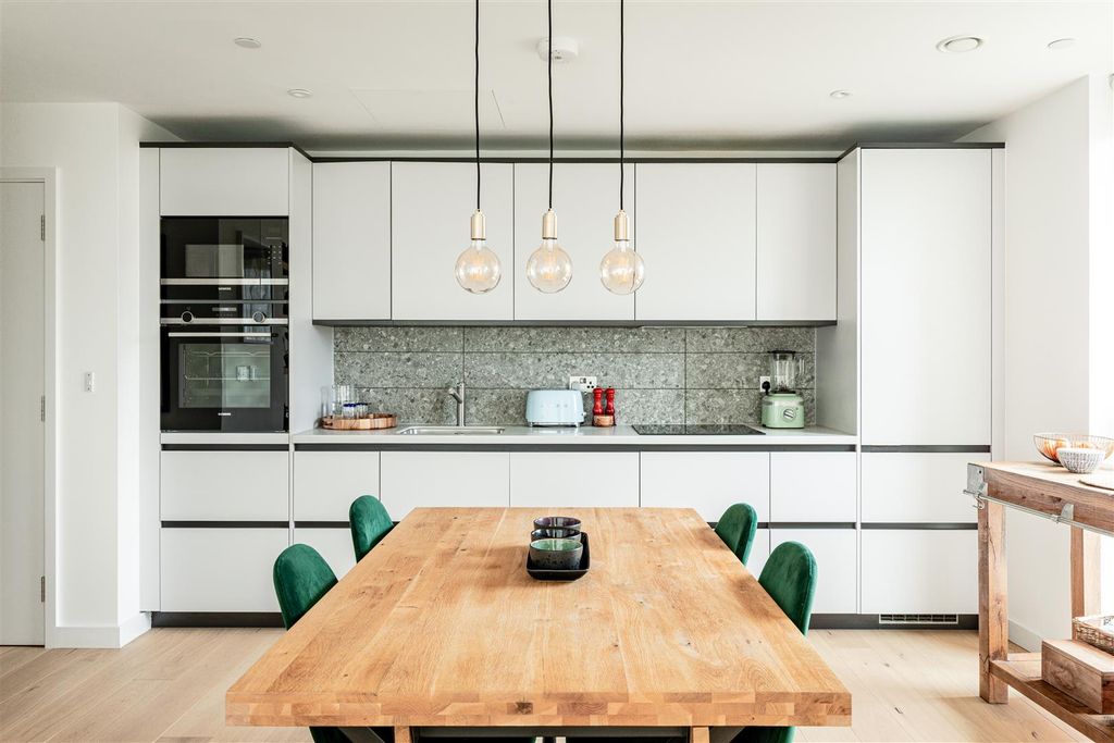 Property photo 3 of 15 Broxburn House-16.Jpg