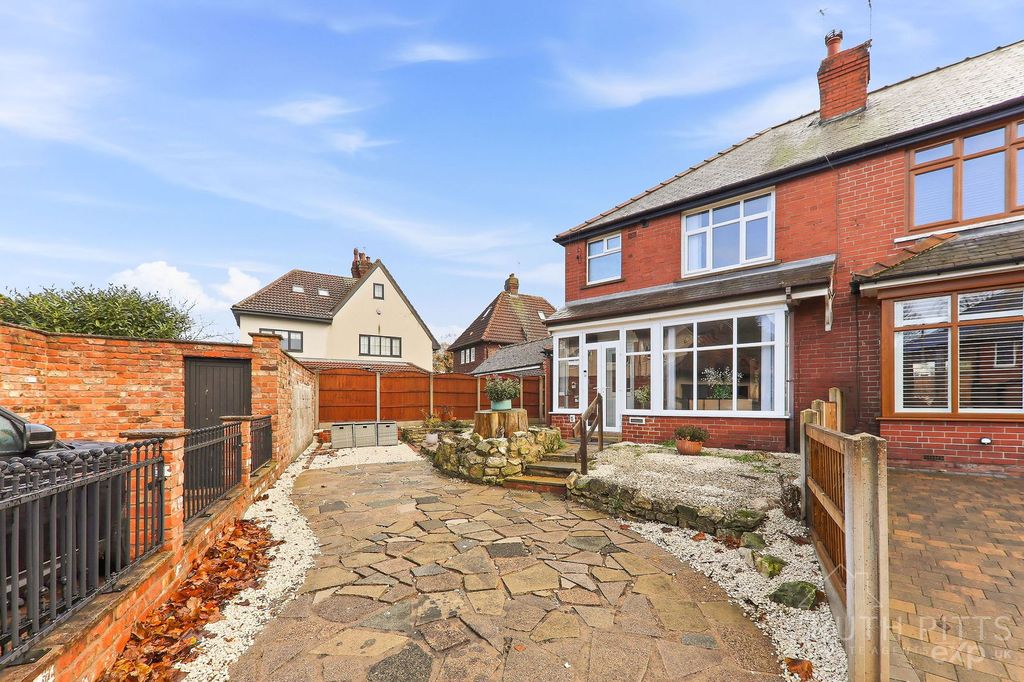 Property photo 1 of 33