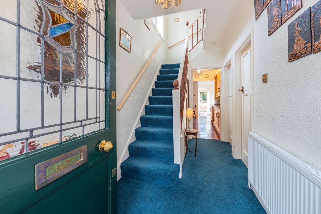 Property photo 2 of 22