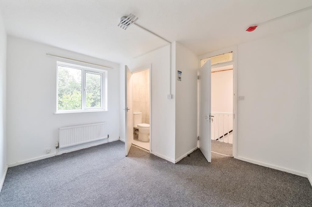 Property photo 2 of 9 Bedroom