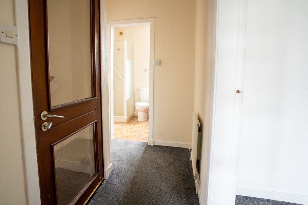 Property photo 3 of 25