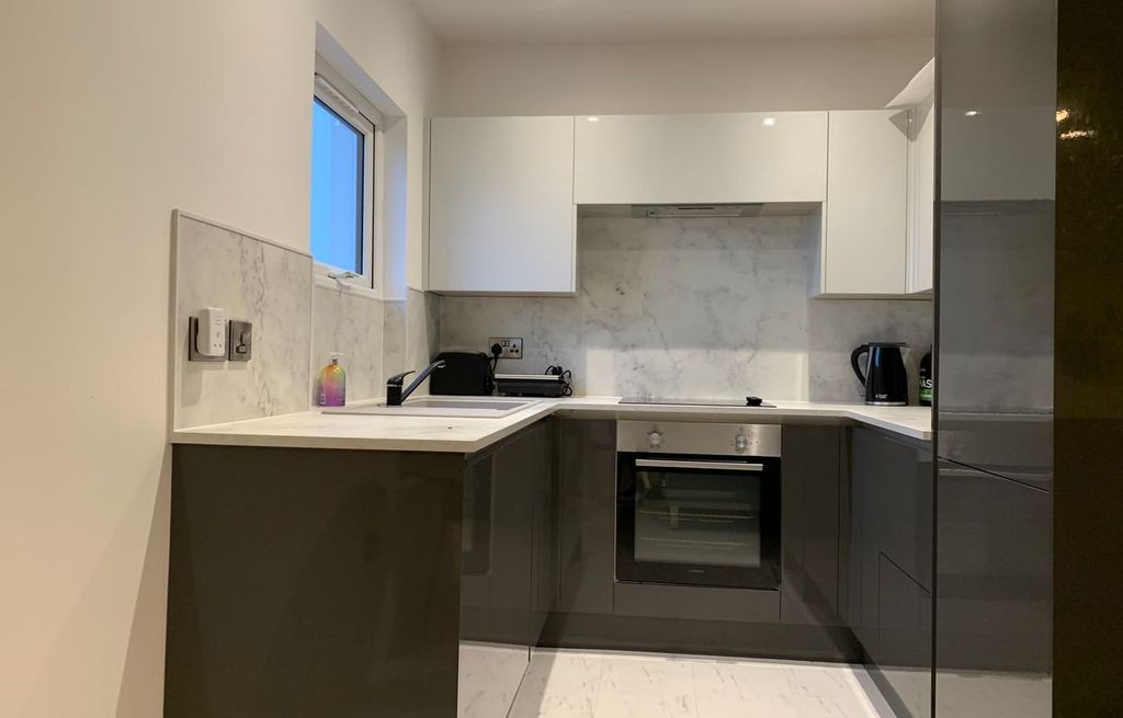 Property photo 3 of 6 Picture 3