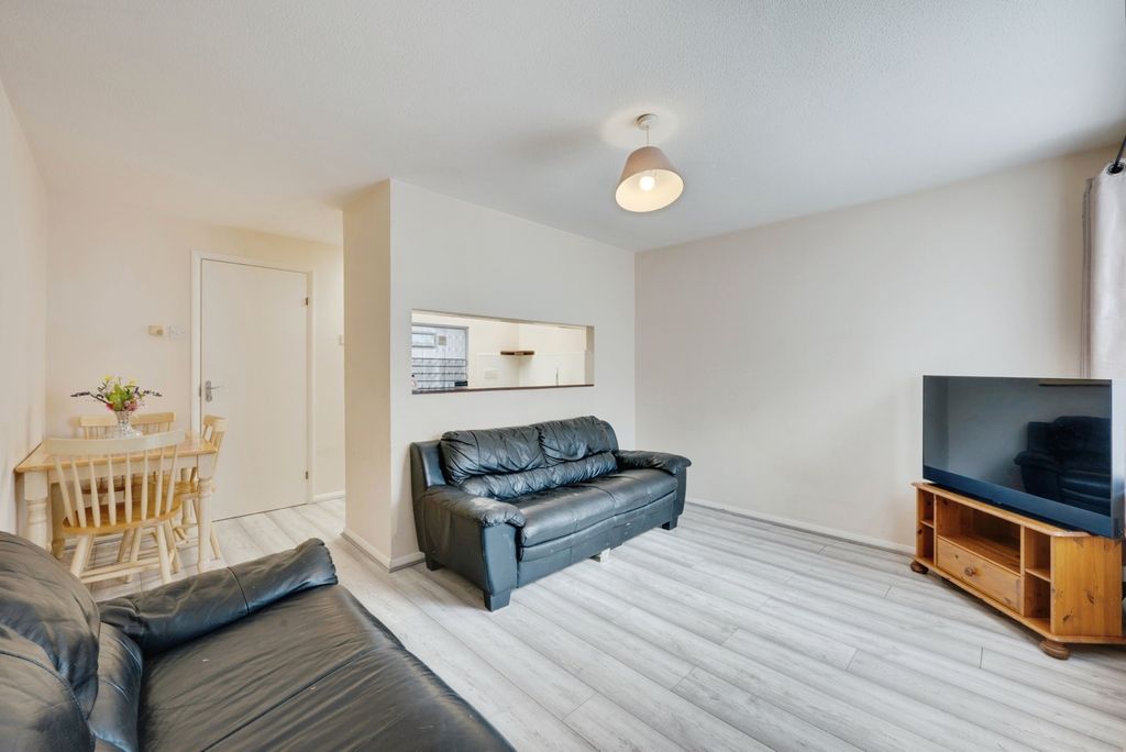 Property photo 3 of 14 Pbox-Img.Jpg