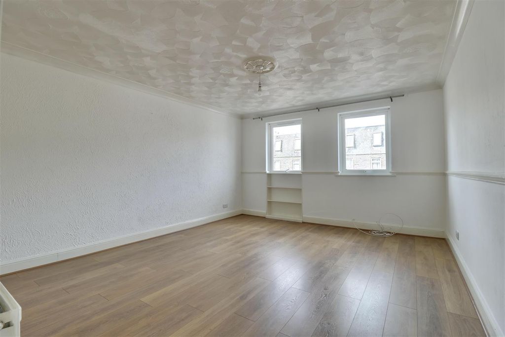 Property photo 3 of 16 69A31759-B3Ac-4C49-8697-2D7EE4E9E9Fe_1_201_A.Jpeg