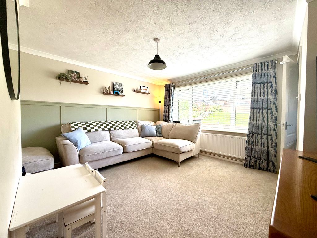 Property photo 2 of 15 Sitting Room