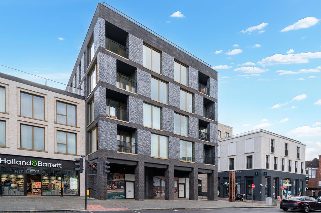 Property photo 1 of 8