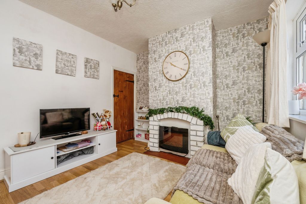 Property photo 3 of 15