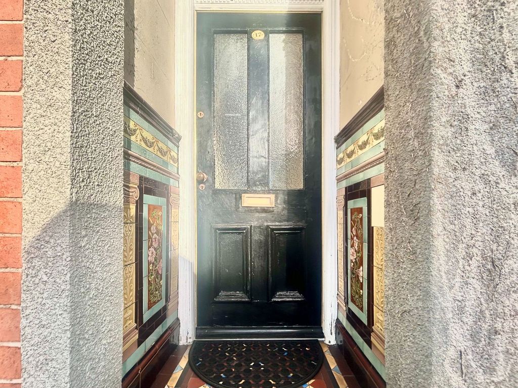 Property photo 2 of 23