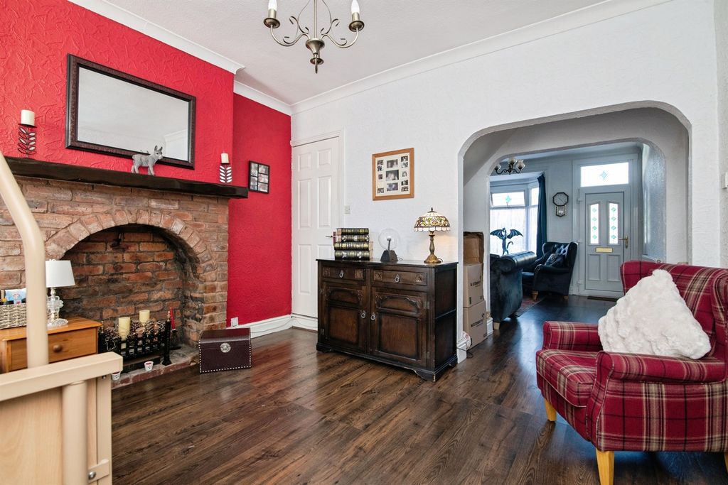 Property photo 3 of 18