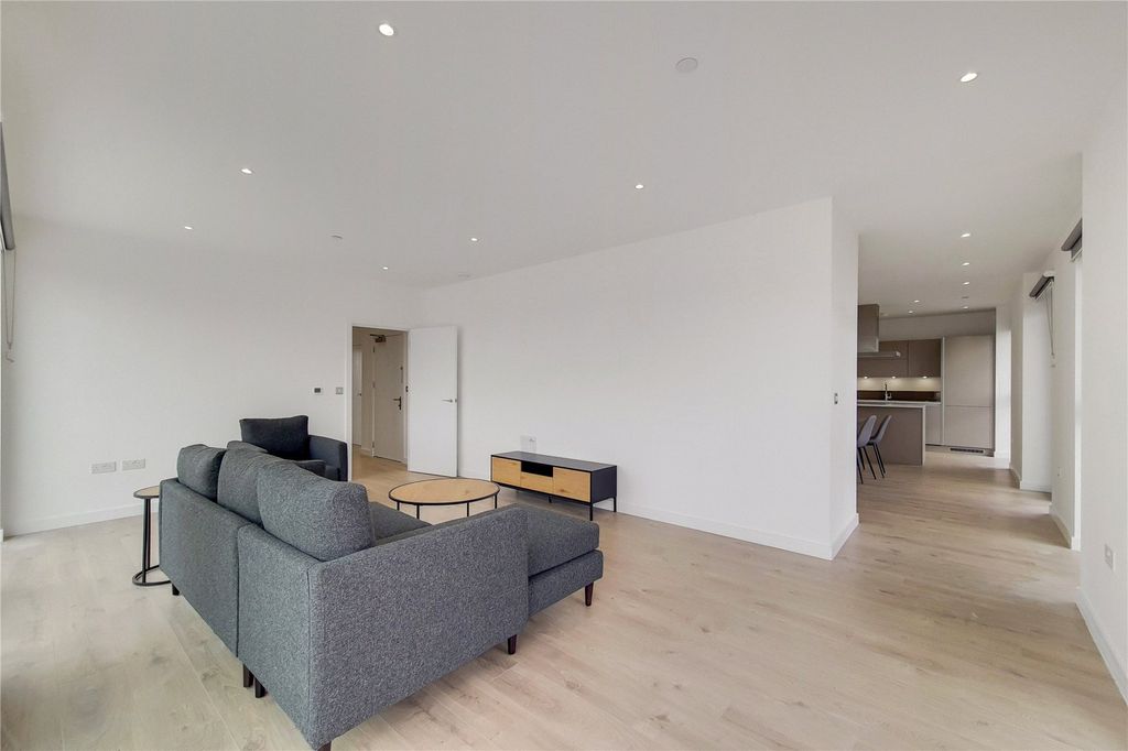 Property photo 2 of 19 Picture No. 21