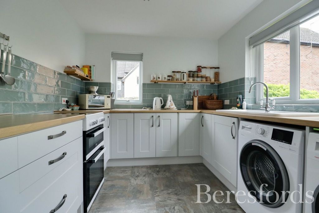 Property photo 2 of 10 Picture No. 33