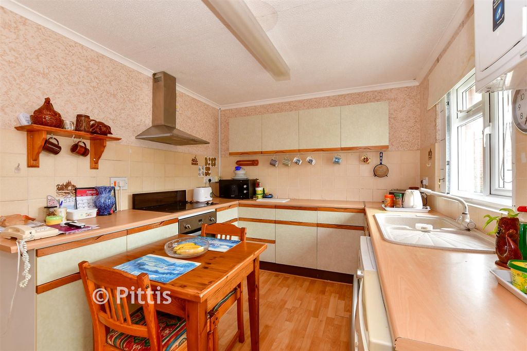 Property photo 3 of 13 Kitchen