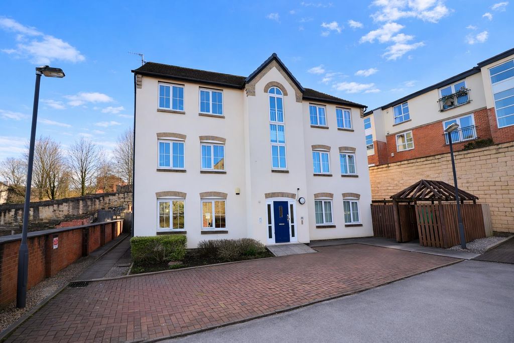 Property photo 1 of 6