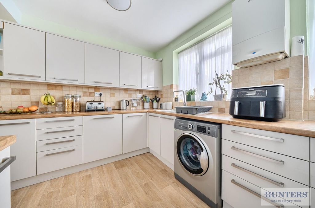 Property photo 2 of 17 039Fb7Da-cd43-40B1-99B6-9c5Dfb8A5415.Jpg