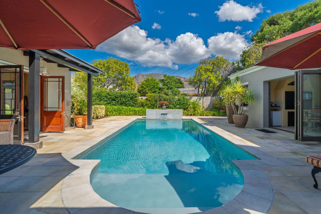 Property photo 1 of 52 Kw1732093