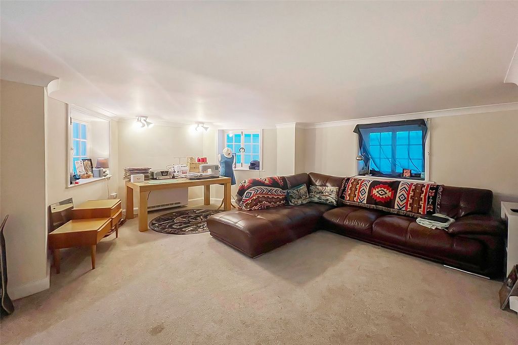 Property photo 2 of 11 Picture No. 16