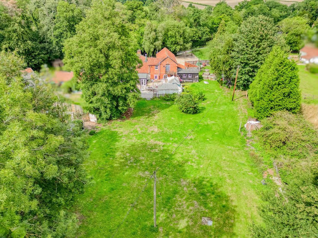 Property photo 2 of 29