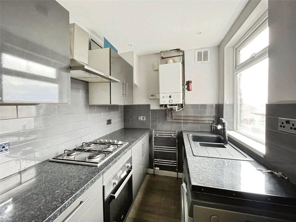 Property photo 2 of 16 Picture No. 04