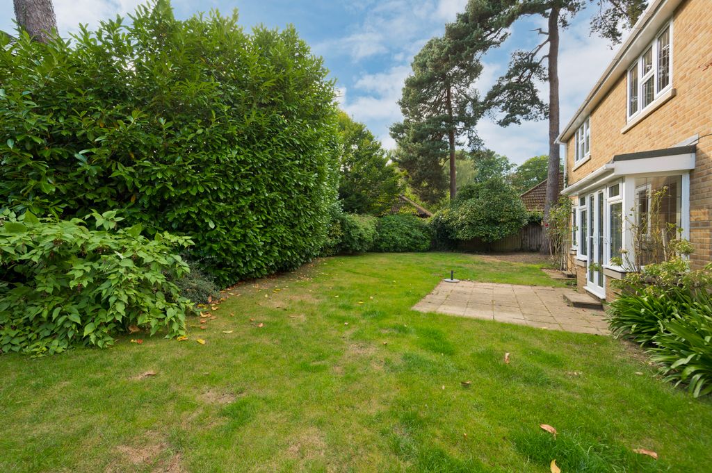 Property photo 2 of 21 19 Clevedon 05