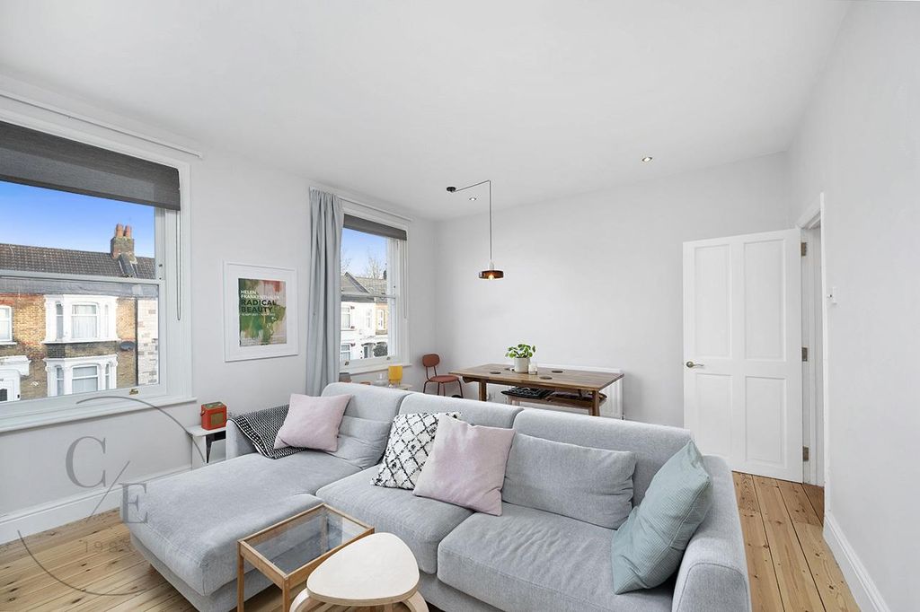 Property photo 3 of 12 W03.Jpg