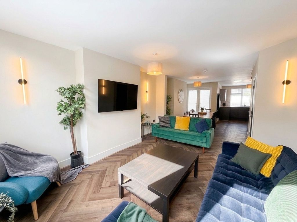 Property photo 1 of 31