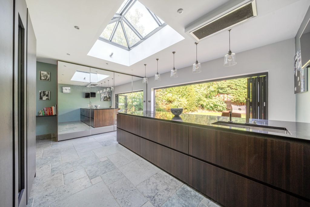 Property photo 2 of 26