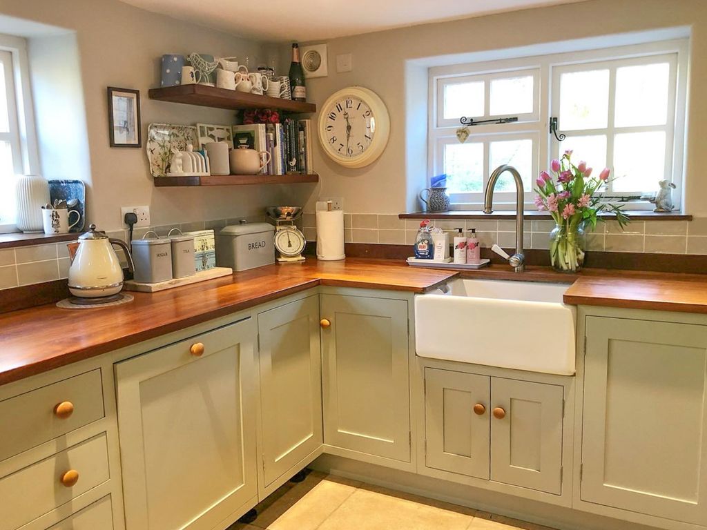 Property photo 2 of 26 Kitchen